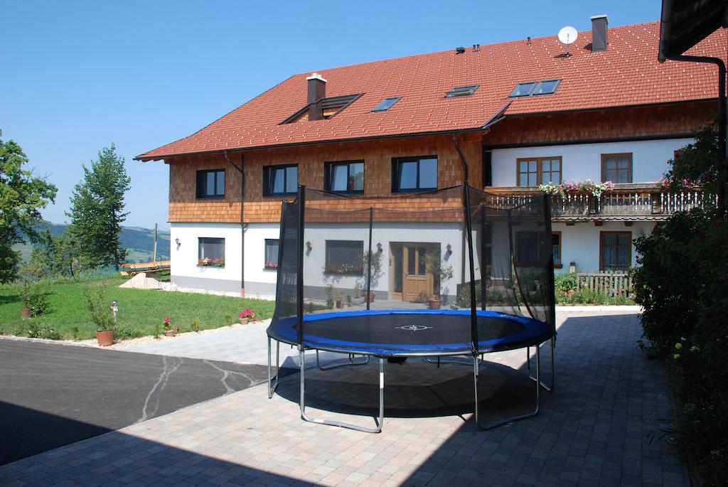 Familienferienhof Stabauer Zell am Moos Εξωτερικό φωτογραφία